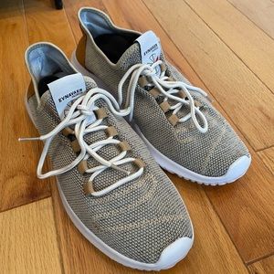 Hayate and Co. Size 13 Sneakers